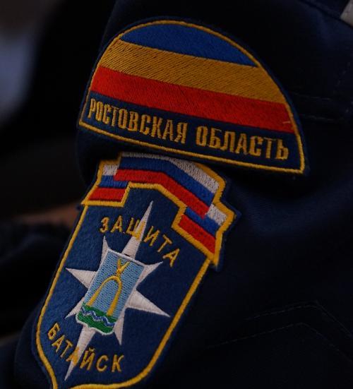 Первые новогодние сосны завезли в Батайск еще 30 ноября. Фото А. Кондратьева