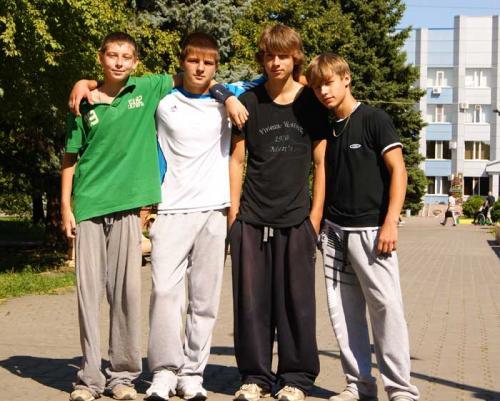 Батайские паркуристы: Д. Мащенко, С. Казанцев, В. Паршиков, А. Седов. 