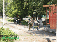 Для того, чтобы вызвать большую жалость у батайчан, инвалиды надели военную форму Для того, чтобы вызвать большую жалость у батайчан, инвалиды надели военную форму