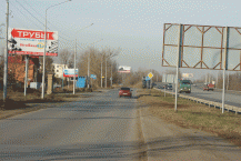 Вид с места аварии. Пешеходный переход находится рядом с остановкой. Фото А. Кондратьева Вид с места аварии. Пешеходный переход находится рядом с остановкой. Фото А. Кондратьева