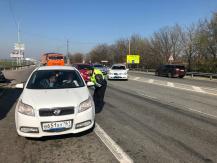 Оригинальный рекламный щит на магазине в центре города Оригинальный рекламный щит на магазине в центре города