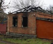 По предварительной версии Госпожнадзора возгорание произошло из-за неисправной проводки. Фото Александра Кондратьева.