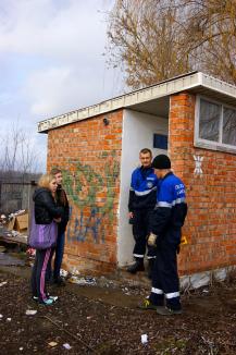 Лишь спустя полдня девочки дождались спасателей Лишь спустя полдня девочки дождались спасателей