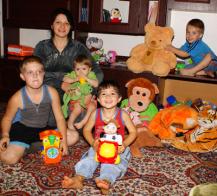 Многодетная семья Пугачевых. Фото Александра Кондратьева Многодетная семья Пугачевых. Фото Александра Кондратьева