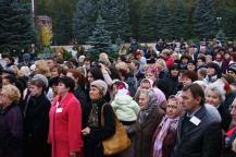 На открытии памятника собрались десятки батайчан. Фото Александра Кондратьева. На открытии памятника собрались десятки батайчан. Фото Александра Кондратьева.