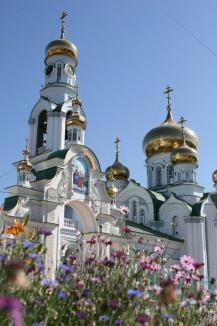 Православные святыни в Свято-Троицкий храм привозят каждый год. Фото Ксении Золотаревой Православные святыни в Свято-Троицкий храм привозят каждый год. Фото Ксении Золотаревой