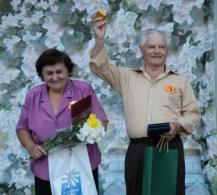 Виктор Васильевич и Нина Петровна Парасоцкие получили медаль за то, что прожили вместе 55 лет