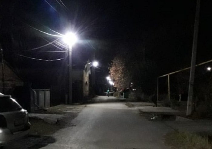Почему нет света в пролетарске. Уличное освещение Батайск. ЖКХ Батайск нет уличного освещение на улице. Фото Солнечный Батайск ночью.
