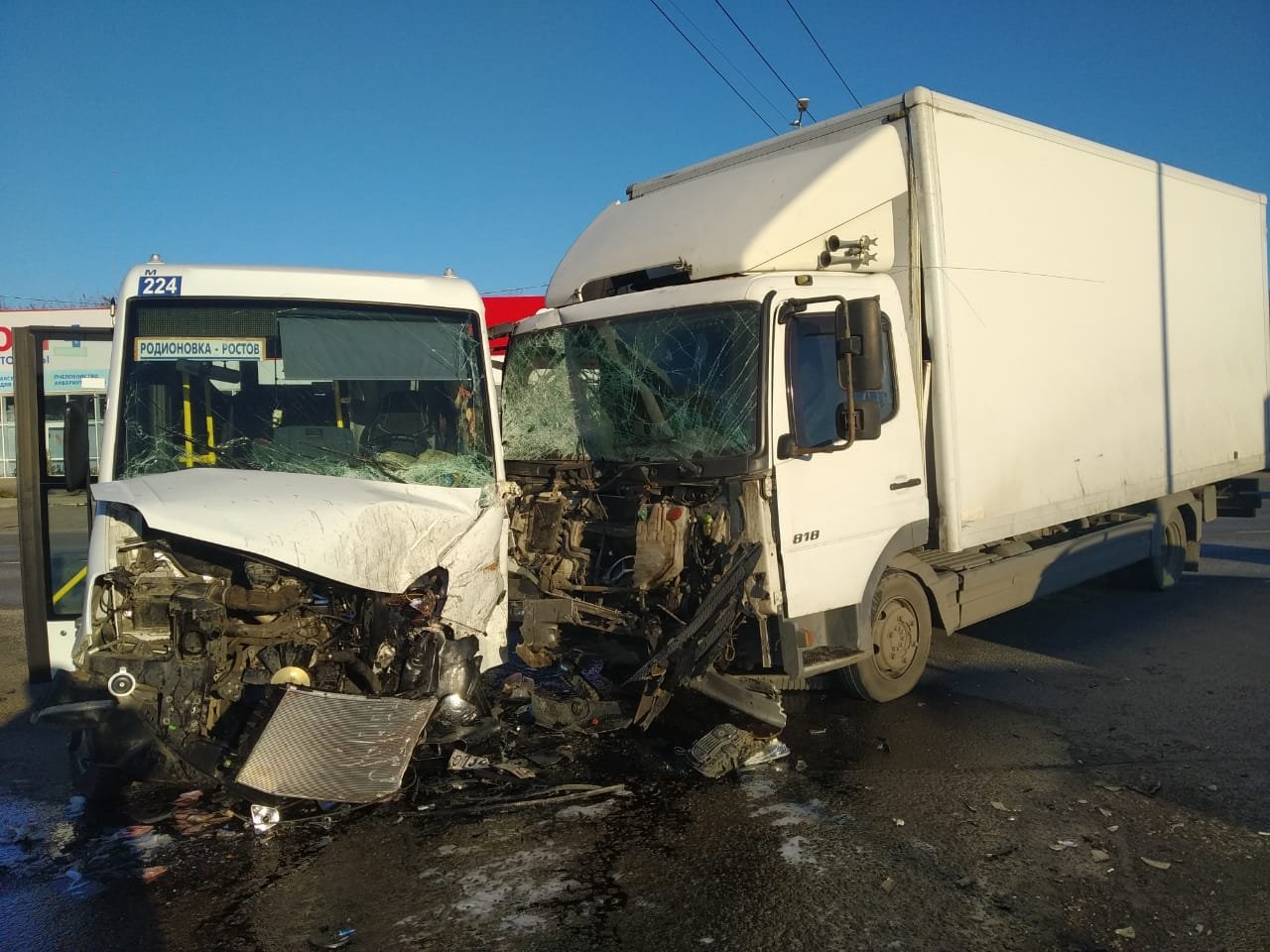 В Ростовской области грузовик влетел в маршрутку с пассажирами » Новости  Батайска — Батайское время.