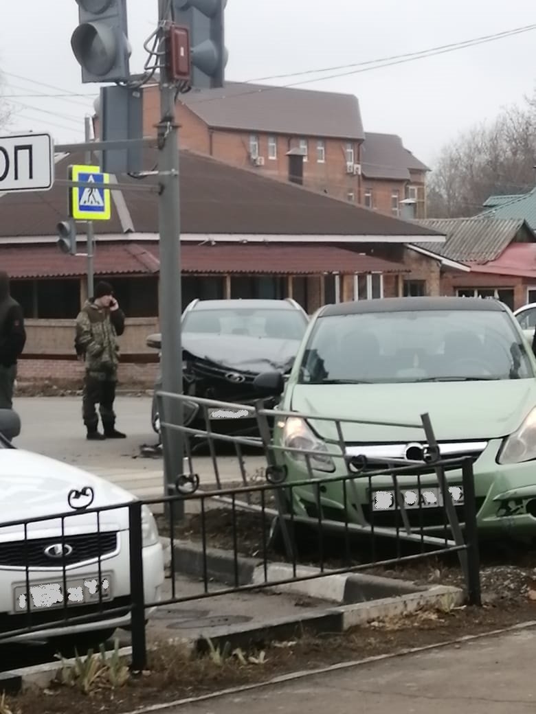 В Батайске произошла новая авария на «заколдованном» перекрестке » Новости  Батайска — Батайское время.