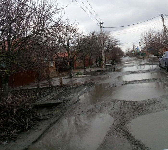 Северный батайск. Батайск Западный район. Слякоть в Ростове на Дону. Лужи и грязь Константиновск Ростовская область. Артемовская набережная Батайск.