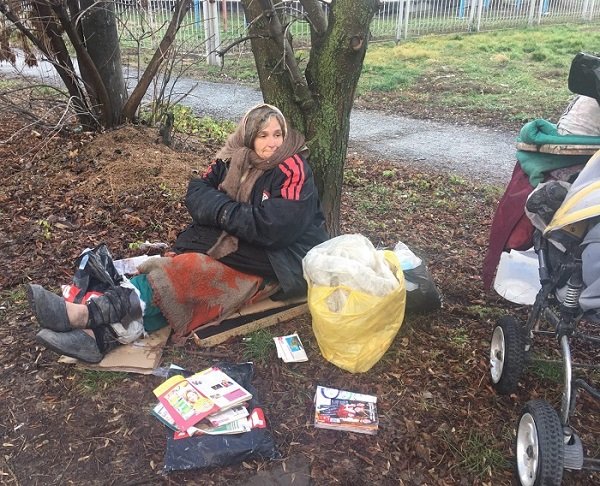 Почему женщины становятся бездомными и как они живут на улицах в России